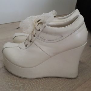 Wedding platforms